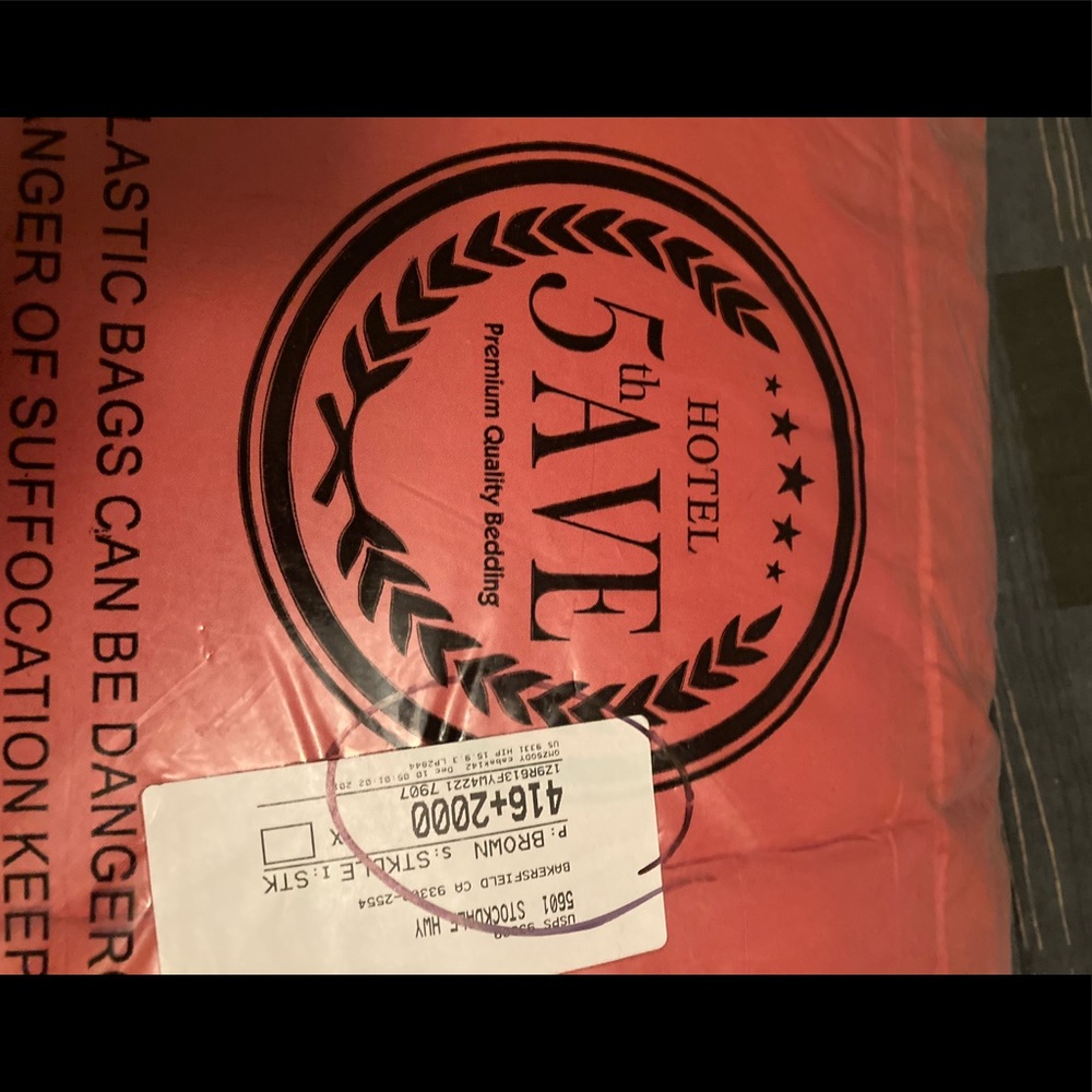 5th Ave Hotel quality comforter, has never been out of packaging.